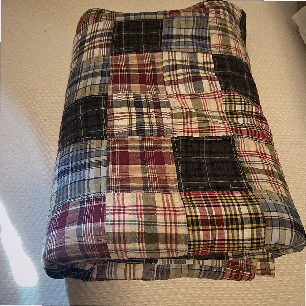 NAUTICA MADRAS PLAID QUILTED BED COVER SIZE TWIN