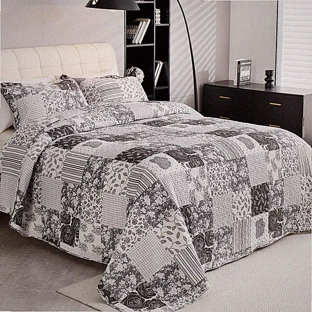 Patchwork Quilt Set Floral Plaid Reversible Bedspread Coverlet Set Cotton Queen