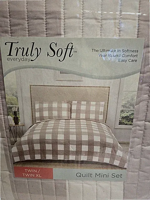 Truly Soft Everyday Quilt Set Bedding Twin/Twin XL Beige Plaid